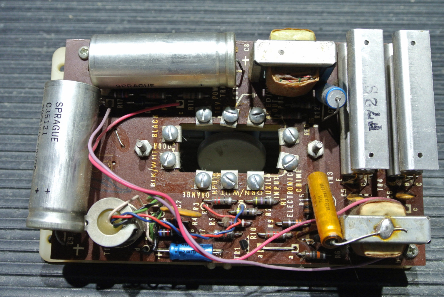 nutone 470 amplifier pcb.jpg