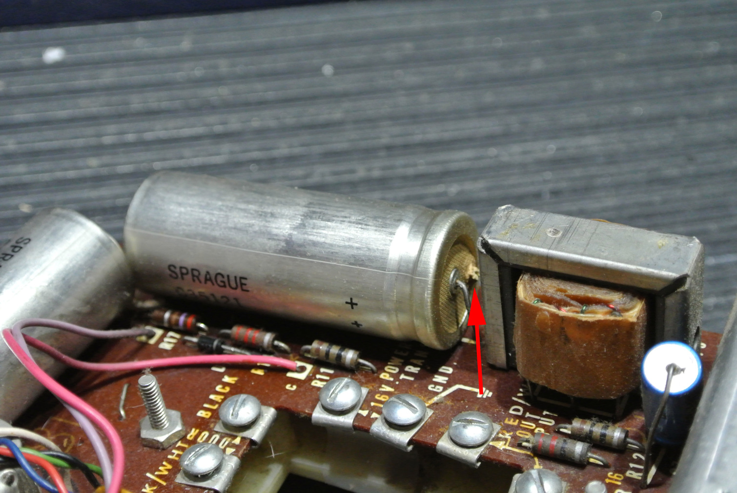 nutone 470 amplifier ruptured main capacitor.jpg